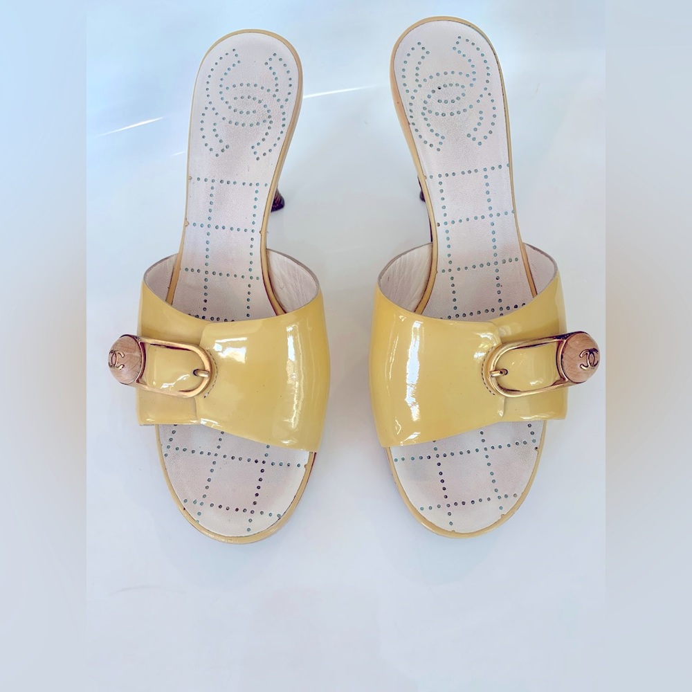 Chanel nude heeled sandals size 6.5